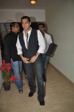 Salman Khan at Farah Khan_s house warming bash on 20th Dec 2011 (126).JPG